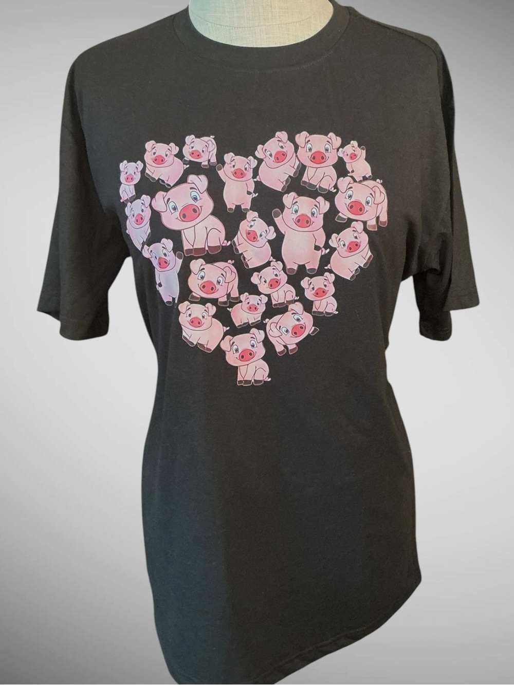 Pig Heart Graphic T-Shirt Women’s Large Black Cute Farm Animal Tee